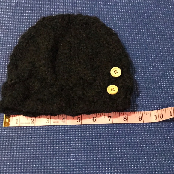 Black knit hat. - Picture 2 of 3
